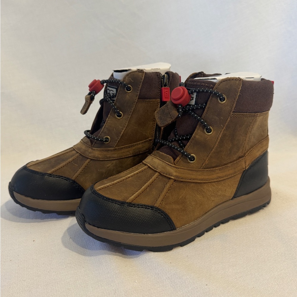 UGG Kids Turlock Leather Weather Boots Size 2 Waterproof Winter - New In Box